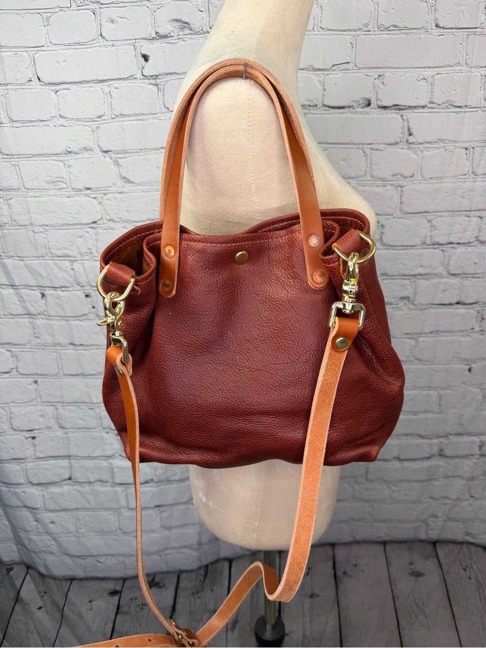 KMM & Co DARK TAN BULLDOG MINI TRAVEL TOTE - Picture 3 of 7